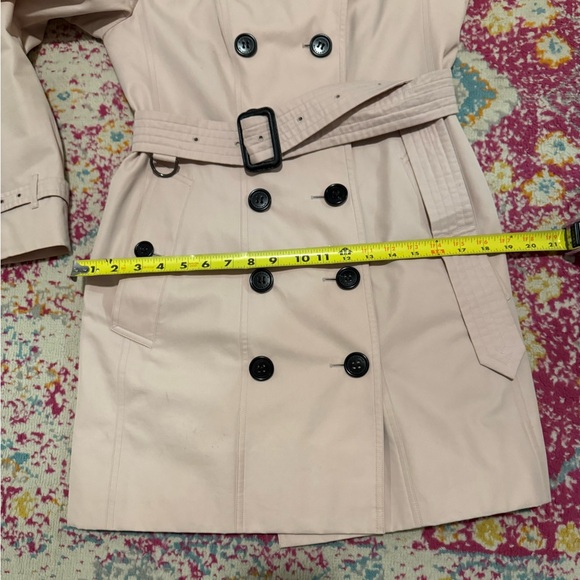 Authentic Burberry Light Pink Trench Coat - Picture 13 of 15